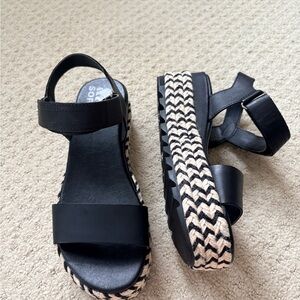 Sorel Women’s Cameron Flatform Wedge Sandals Size 7